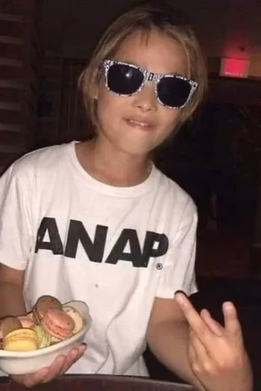 HELLO BITCHES 