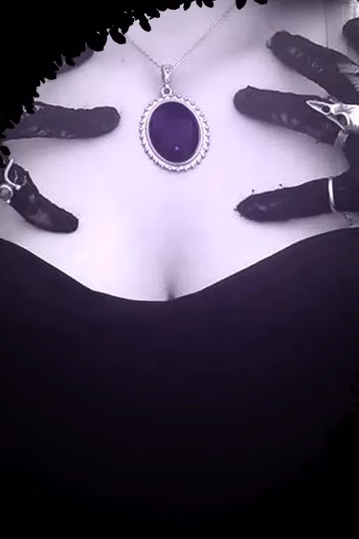 Mia ⸸ Hypnotic necklace